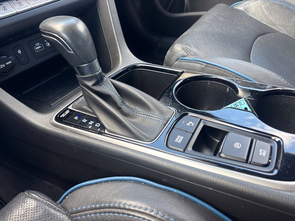 Used 2018 Blue Hyundai Limited image 29