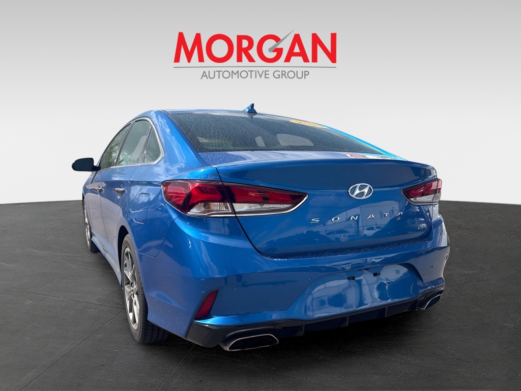 Used 2018 Blue Hyundai Limited image 5