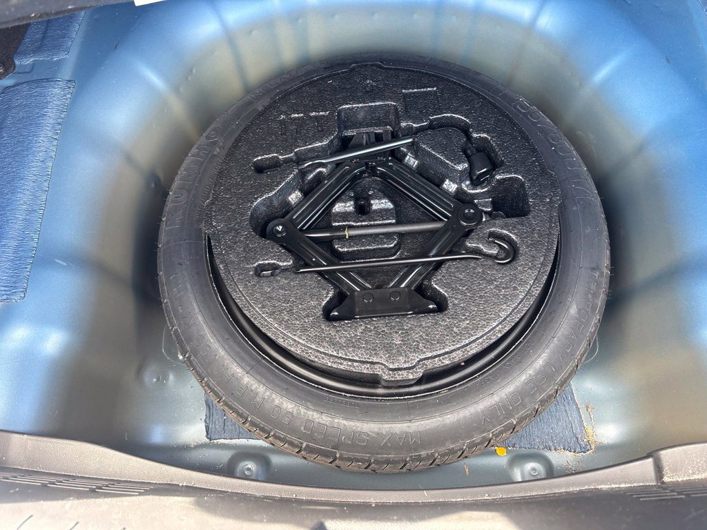 Used 2018 Blue Hyundai Limited image 17