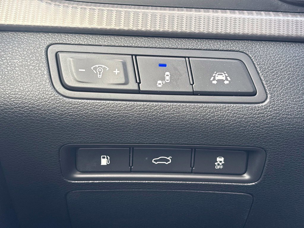 Used 2018 Blue Hyundai Limited image 32