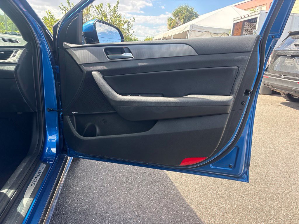 Used 2018 Blue Hyundai Limited image 22