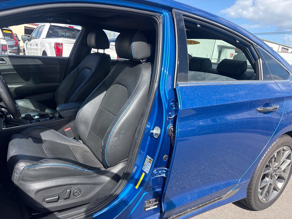 Used 2018 Blue Hyundai Limited image 9