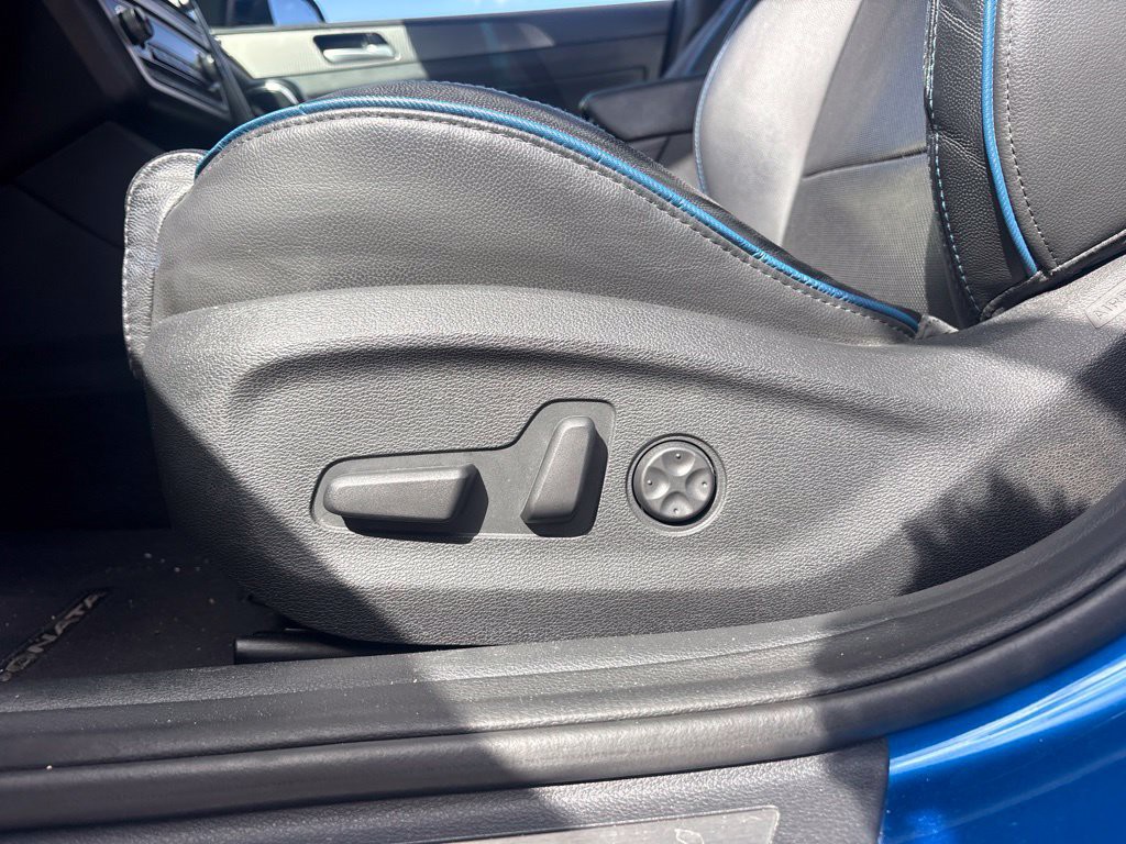 Used 2018 Blue Hyundai Limited image 10
