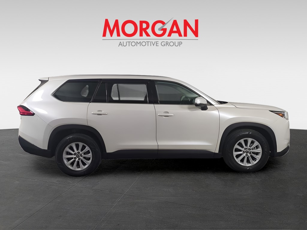 Used 2024 Beige Toyota XLE image 4