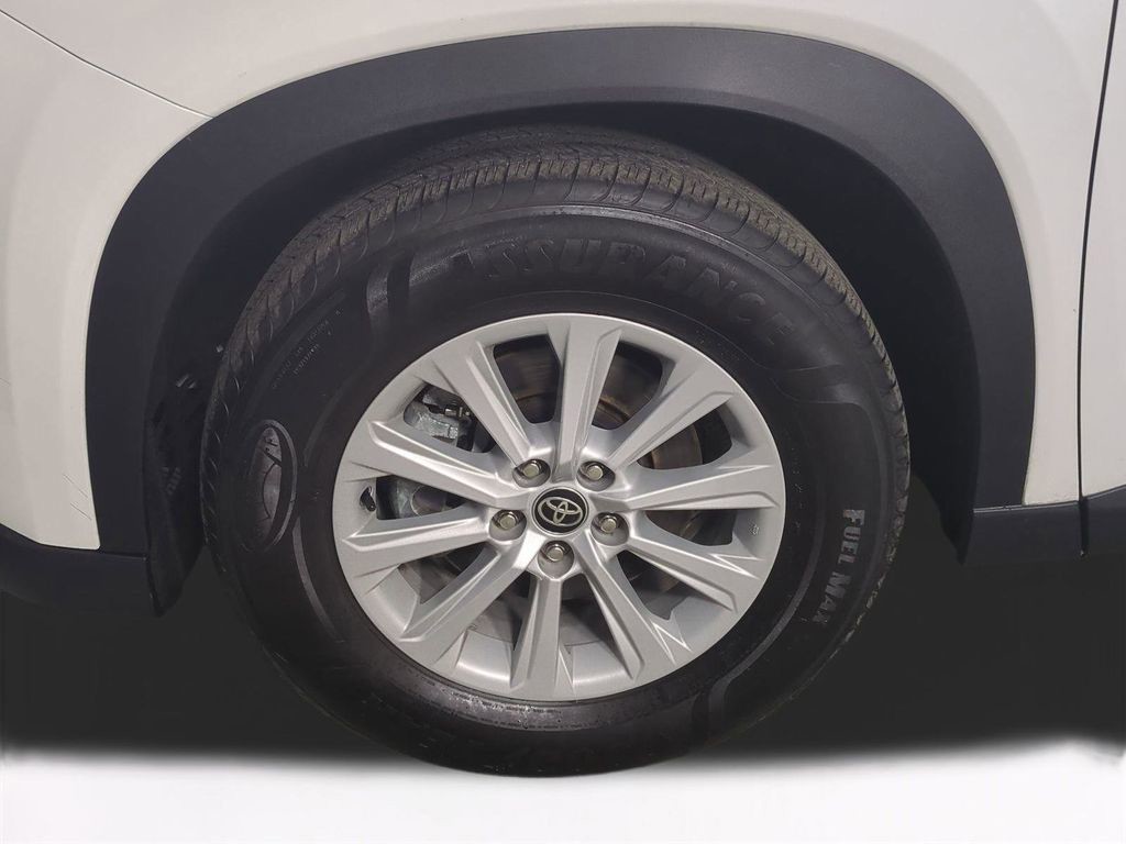 Used 2024 Beige Toyota XLE image 11
