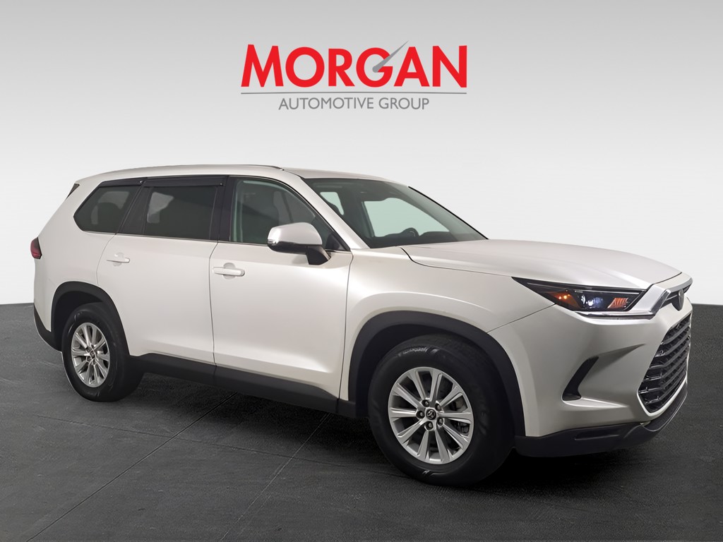 Used 2024 Beige Toyota XLE image 2