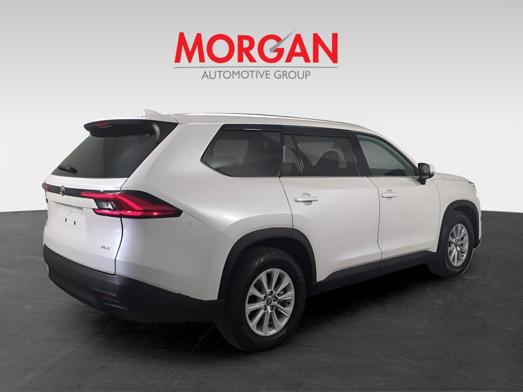 Used 2024 Beige Toyota XLE image 5