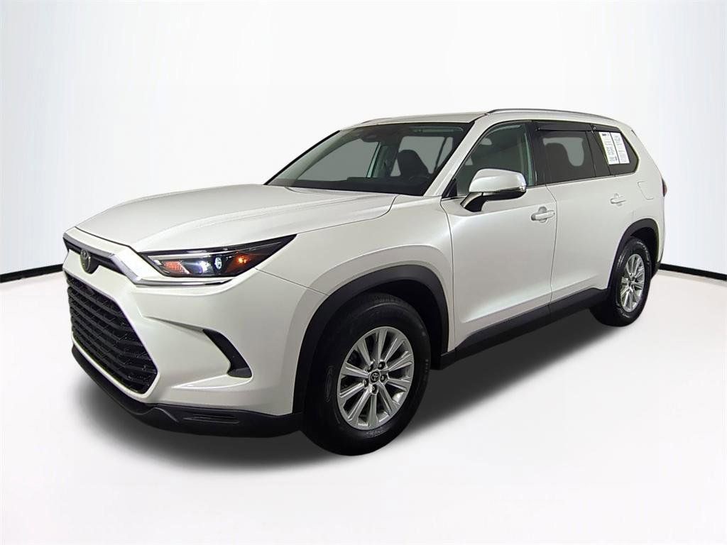 Used 2024 Beige Toyota XLE image 9