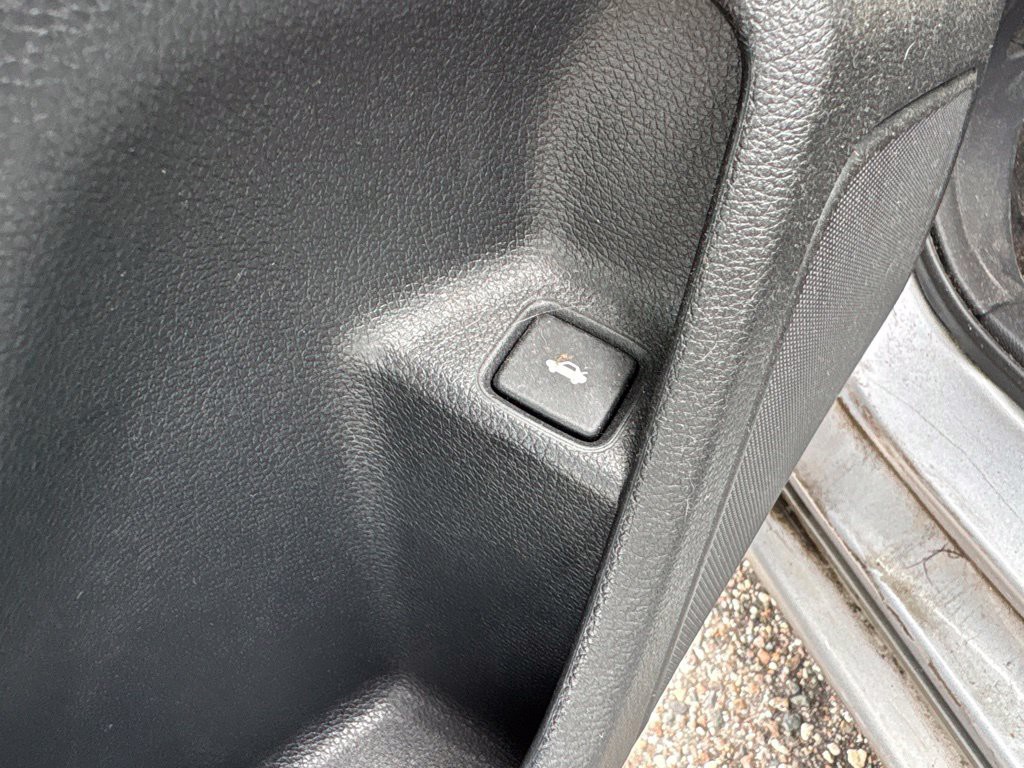 Used 2017 Silver Honda Si image 13