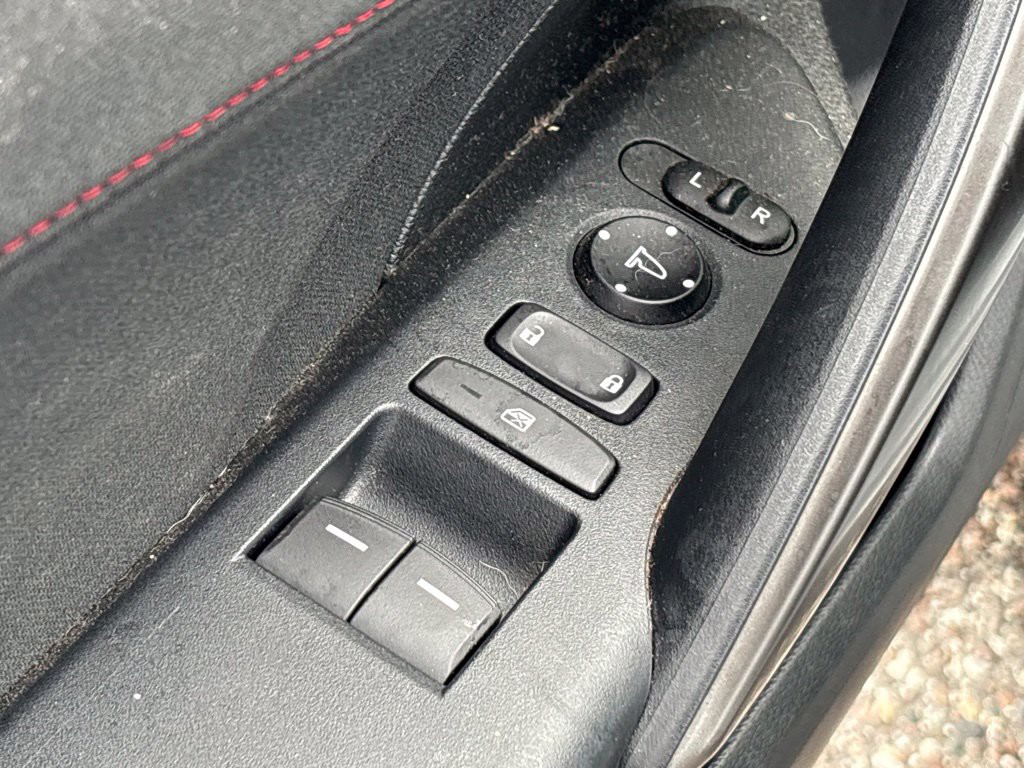 Used 2017 Silver Honda Si image 12