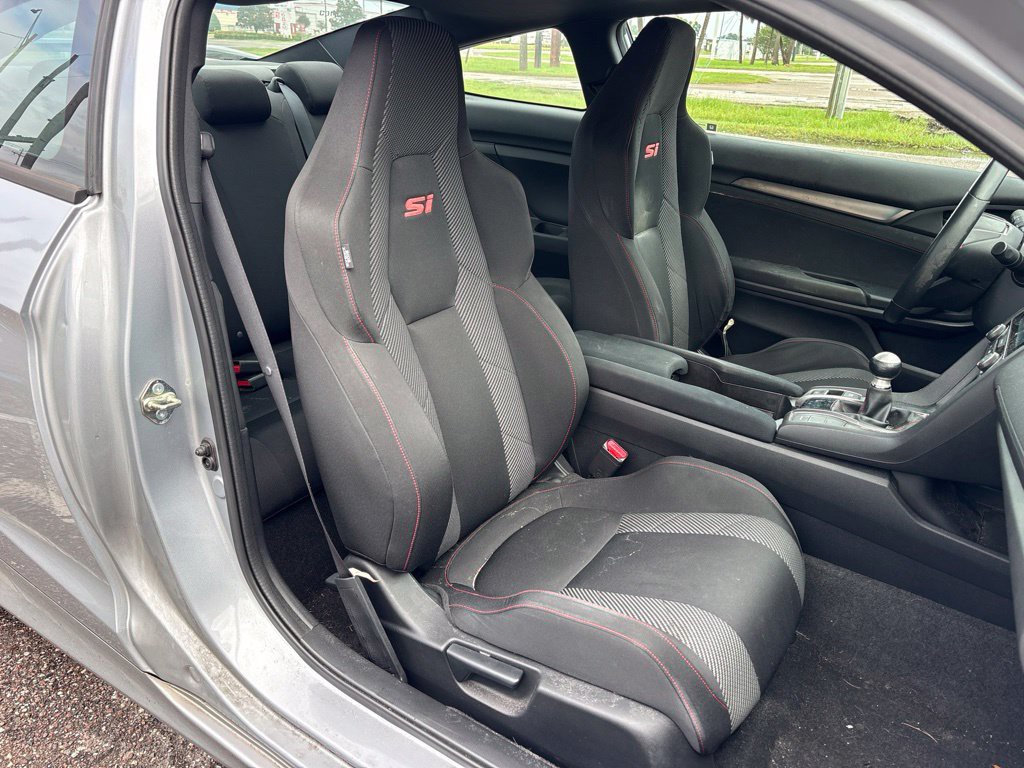 Used 2017 Silver Honda Si image 16
