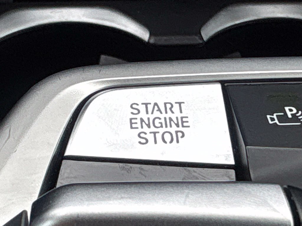 Used 2025 White BMW M35i image 30