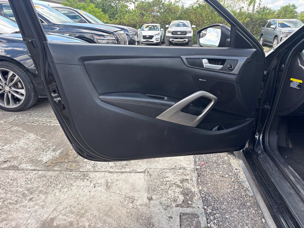 Used 2016 Black Hyundai Turbo image 11