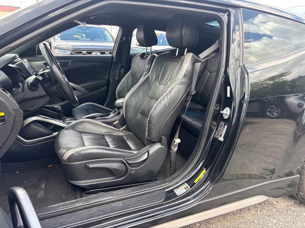 Used 2016 Black Hyundai Turbo image 9