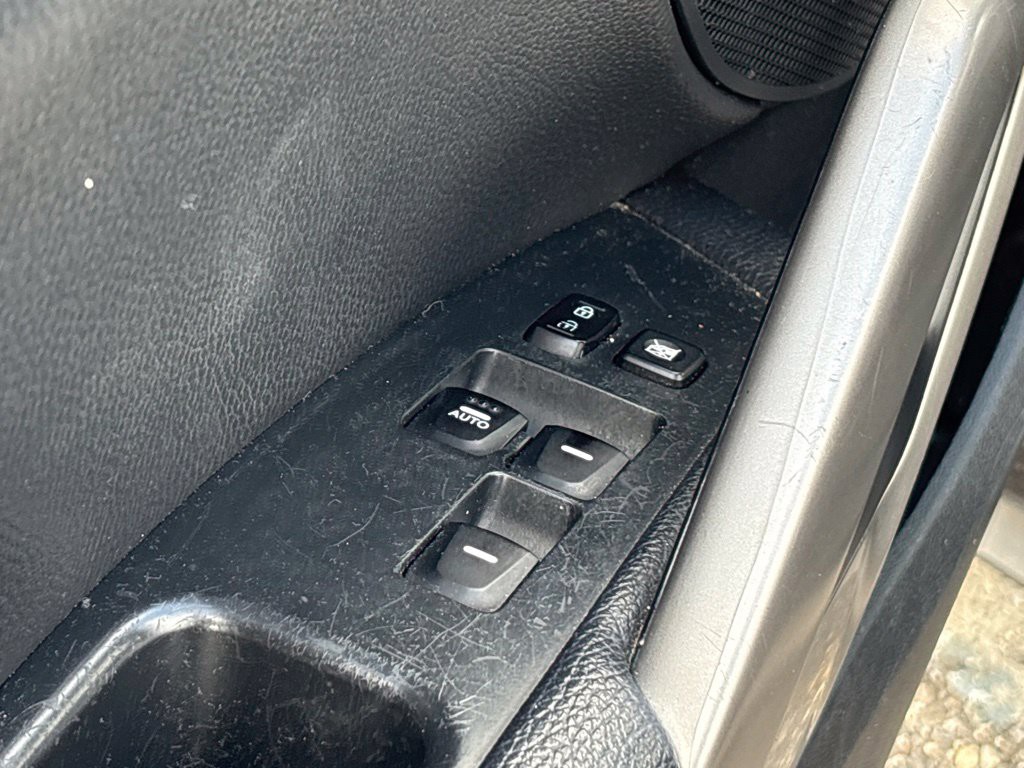 Used 2016 Black Hyundai Turbo image 12