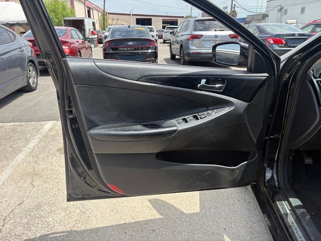 Used 2013 Black Hyundai Limited image 10