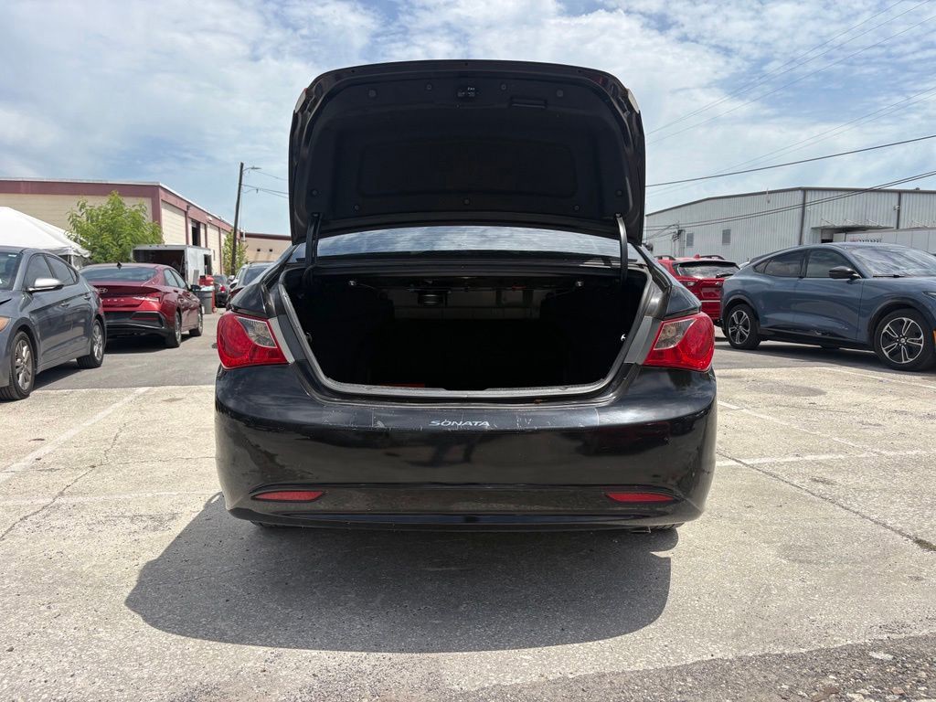 Used 2013 Black Hyundai Limited image 13