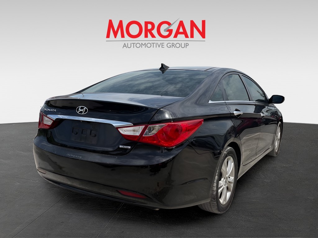 Used 2013 Black Hyundai Limited image 3