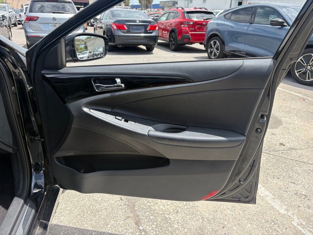 Used 2013 Black Hyundai Limited image 17
