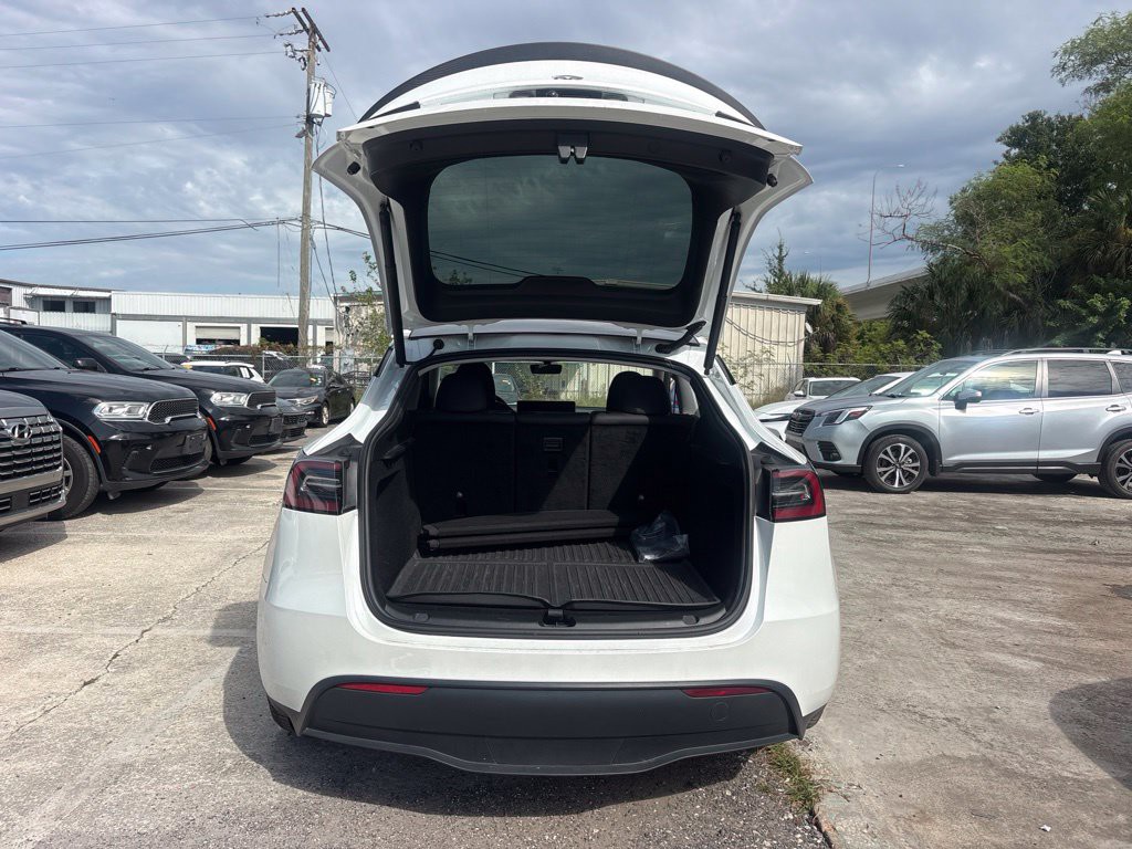 Used 2024  Tesla Performance image 15