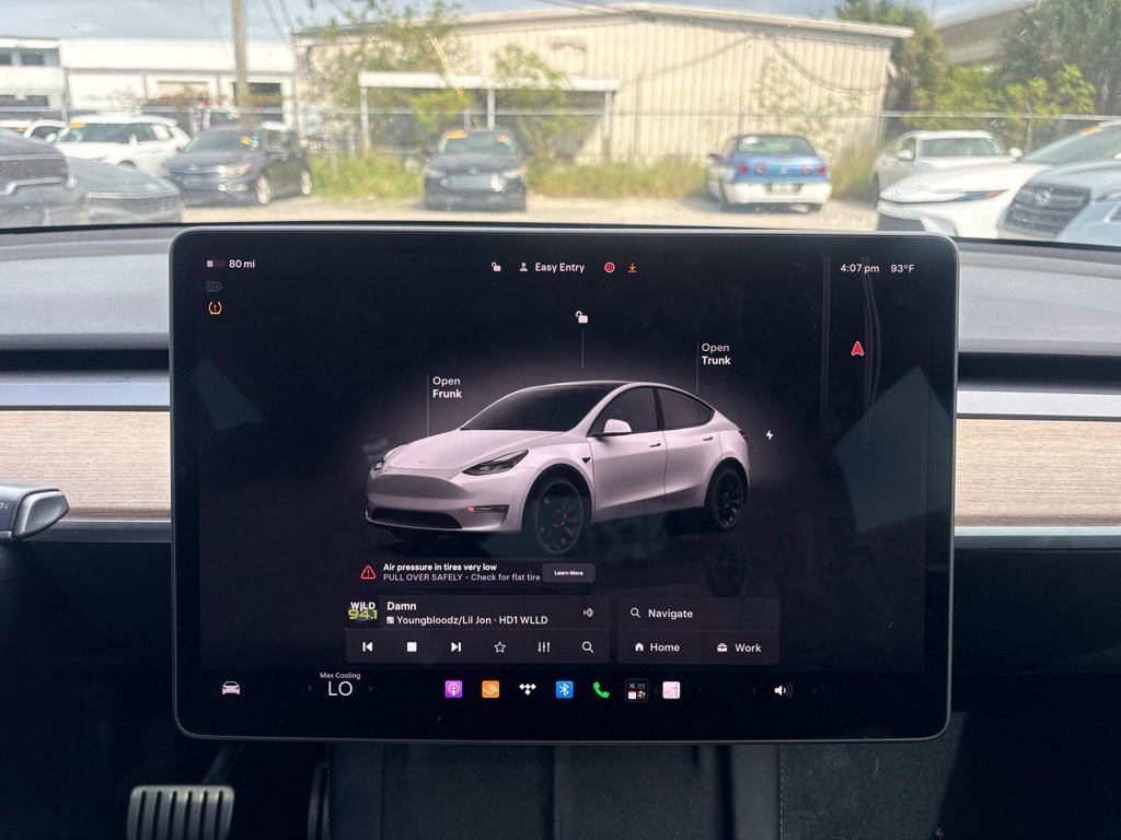 Used 2024  Tesla Performance image 24