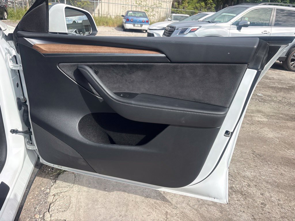 Used 2024  Tesla Performance image 21