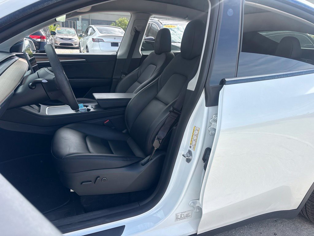 Used 2024  Tesla Performance image 9