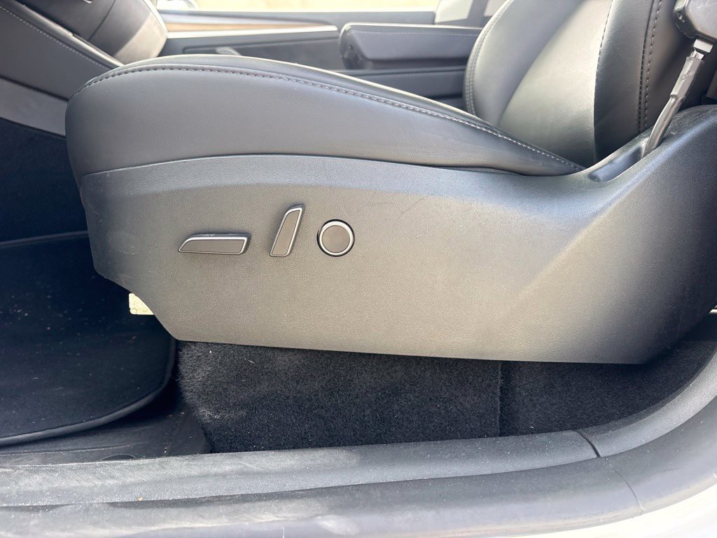 Used 2024  Tesla Performance image 10