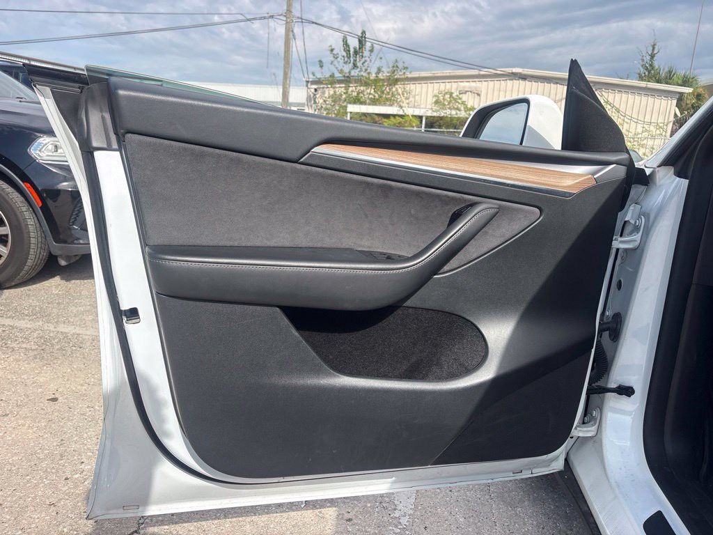 Used 2024  Tesla Performance image 11