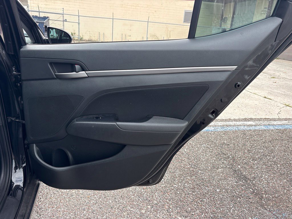 Used 2018 Black Hyundai SEL image 15