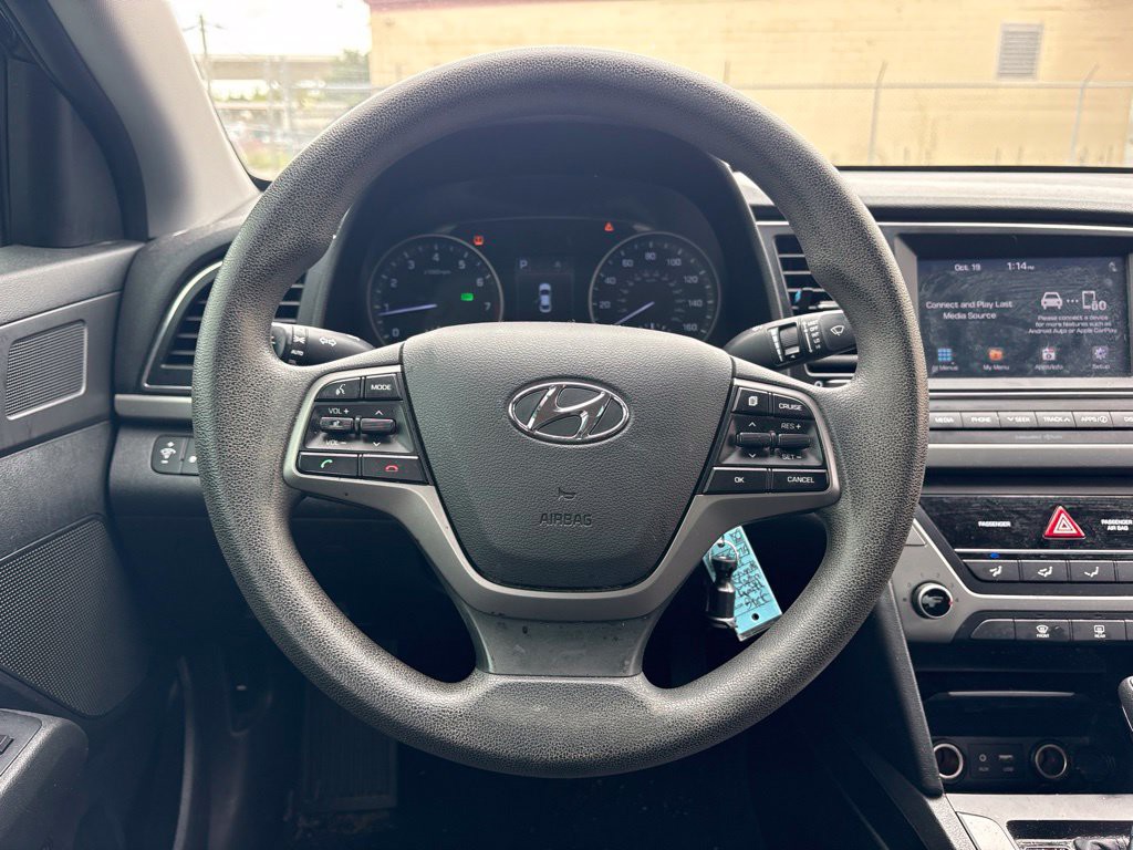 Used 2018 Black Hyundai SEL image 16