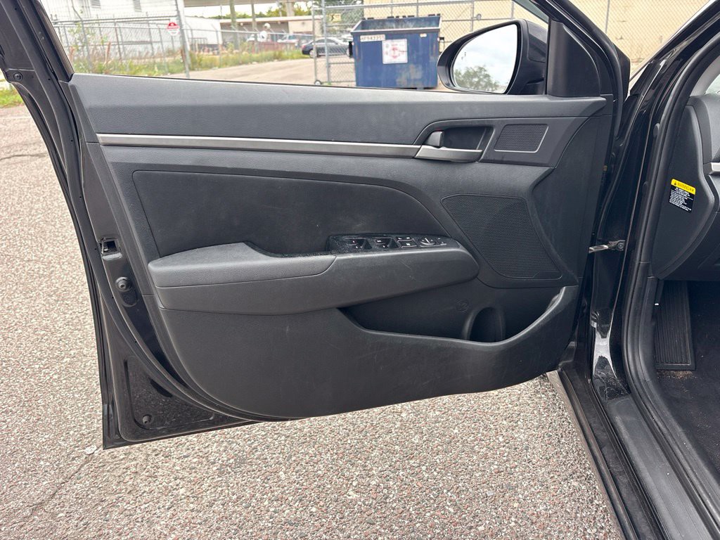 Used 2018 Black Hyundai SEL image 10