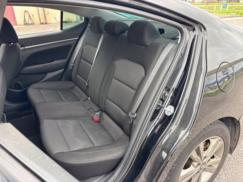 Used 2018 Black Hyundai SEL image 11
