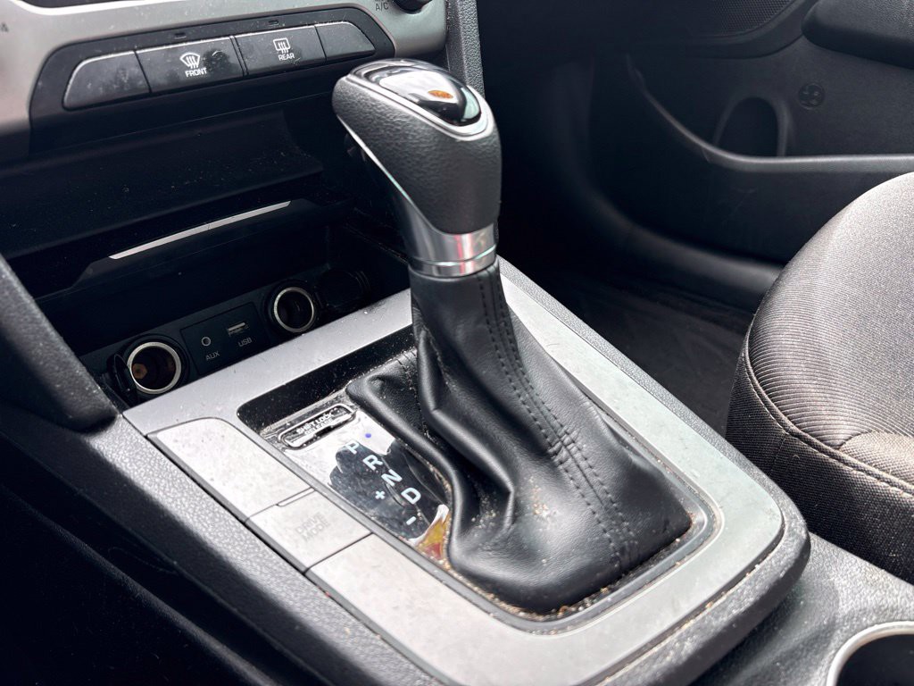 Used 2018 Black Hyundai SEL image 21