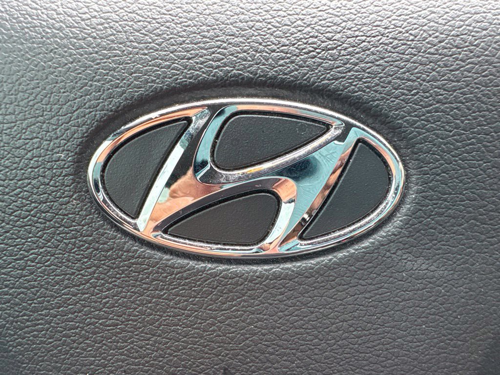 Used 2018 Black Hyundai SEL image 30