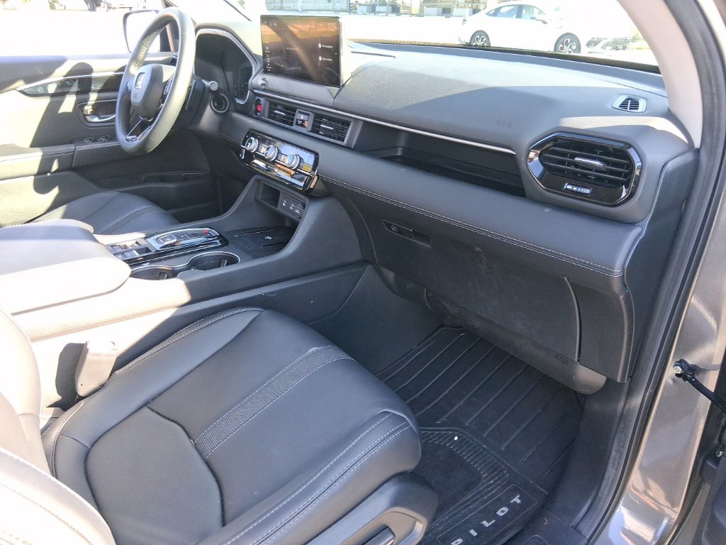 Used 2026 Gray Honda EX-L image 16