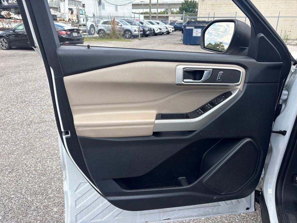 Used 2022 White Ford XLT image 10