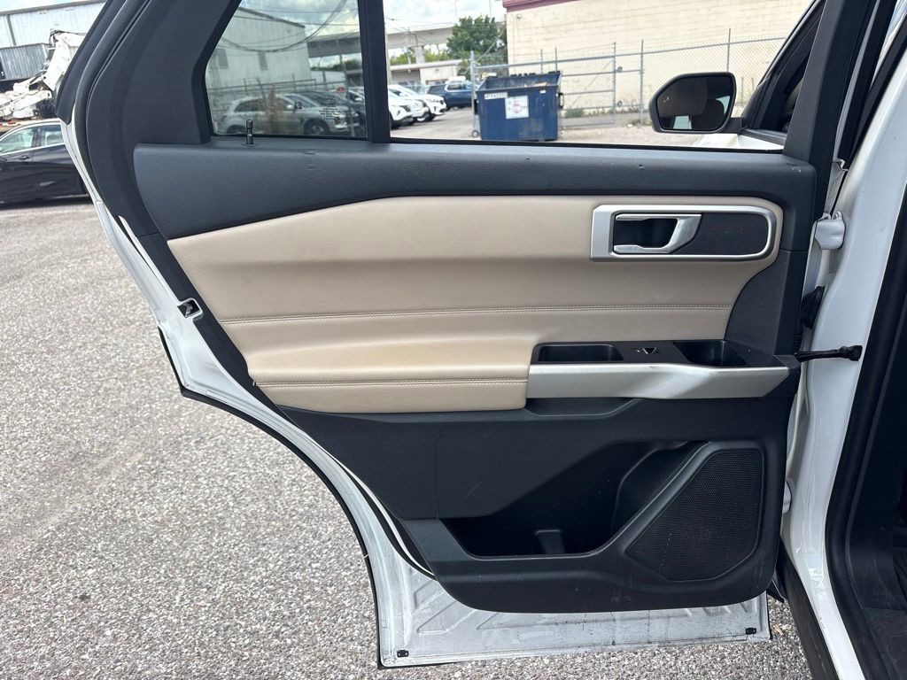 Used 2022 White Ford XLT image 12