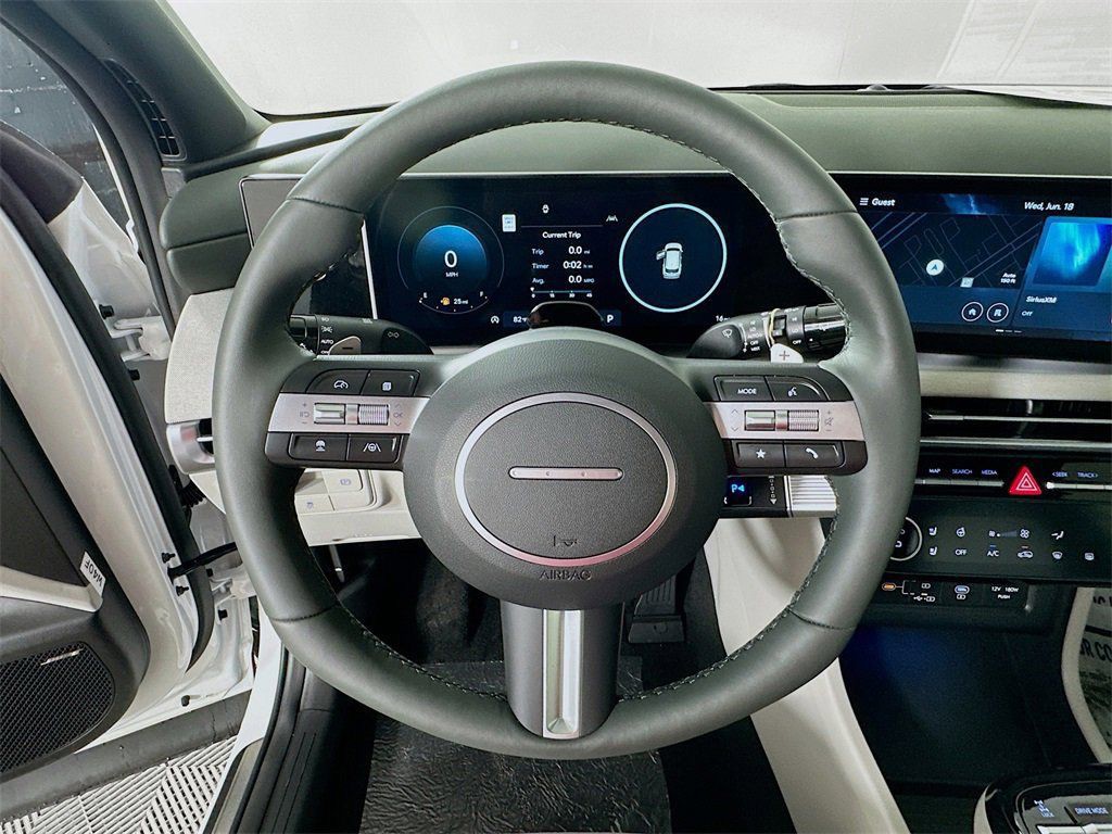 Used 2025 White Hyundai Limited image 7