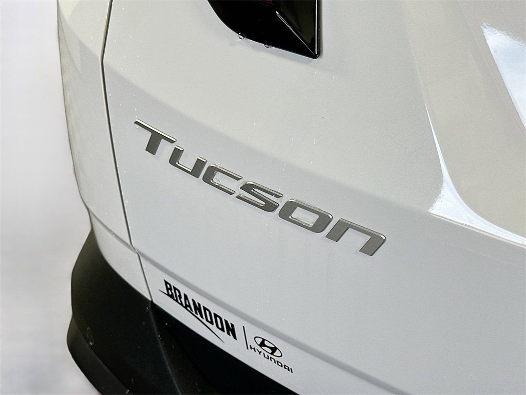 Used 2025 White Hyundai Limited image 19