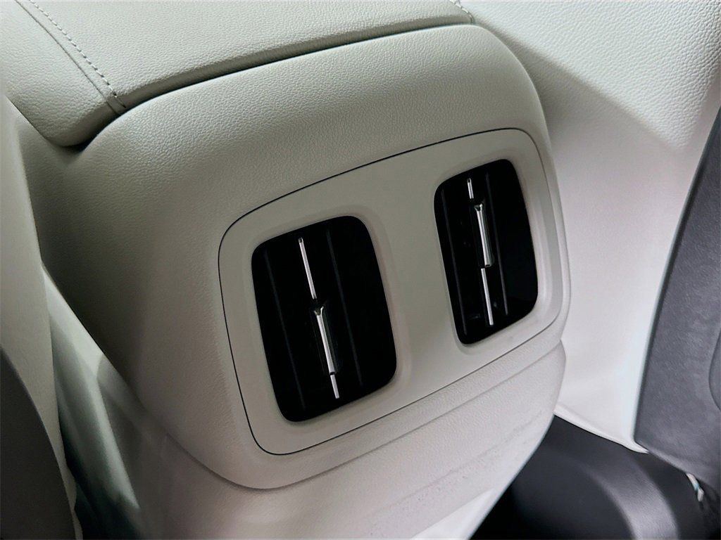 Used 2025 White Hyundai Limited image 15