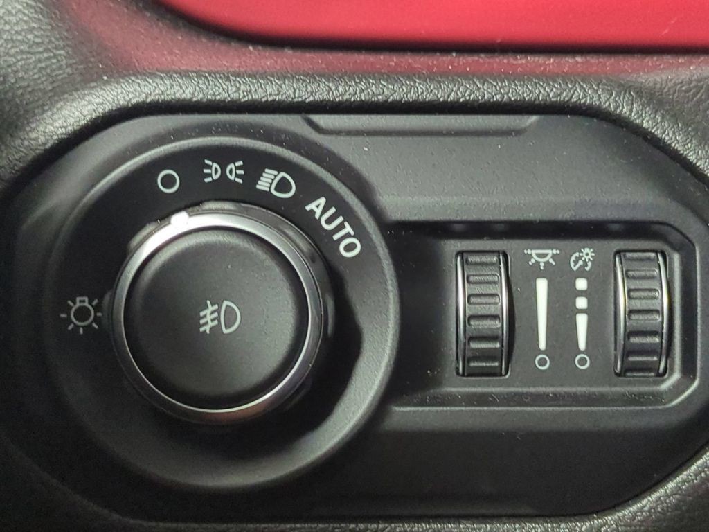 Used 2022 Gray Jeep Unlimited Rubicon image 29