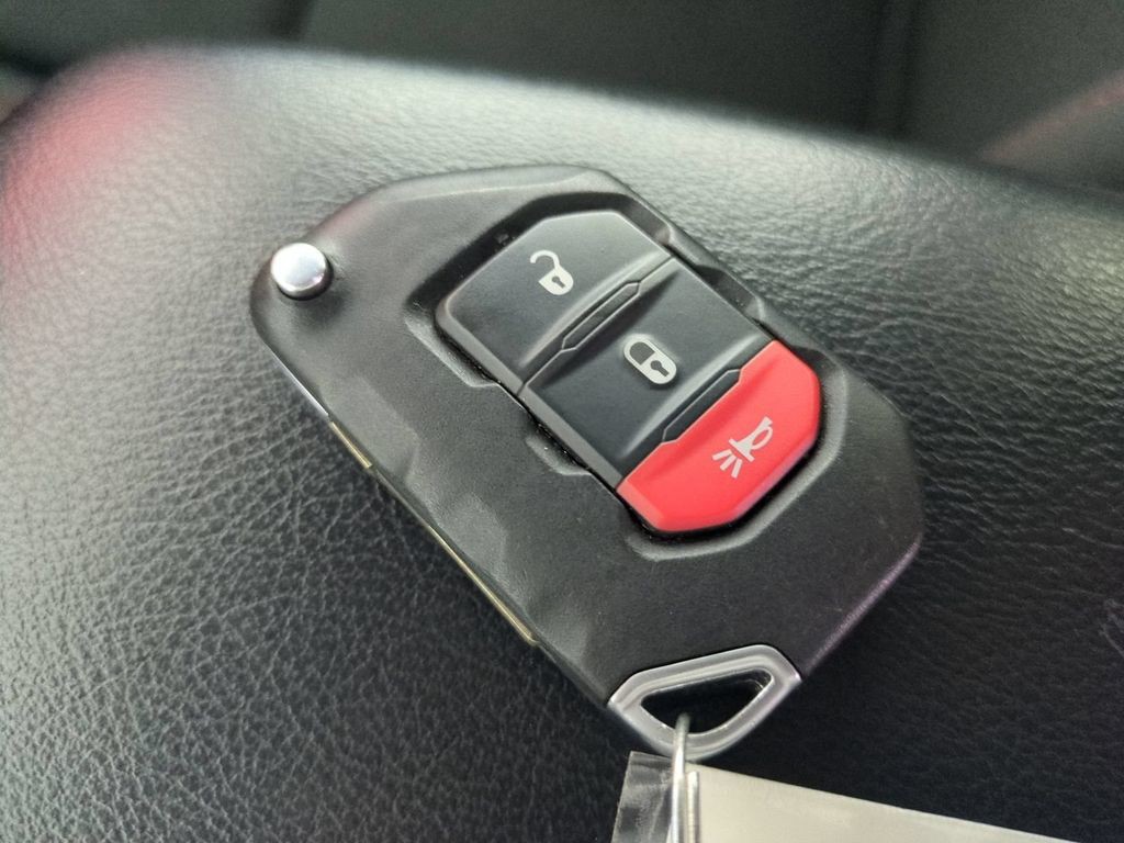 Used 2022 Gray Jeep Unlimited Rubicon image 37