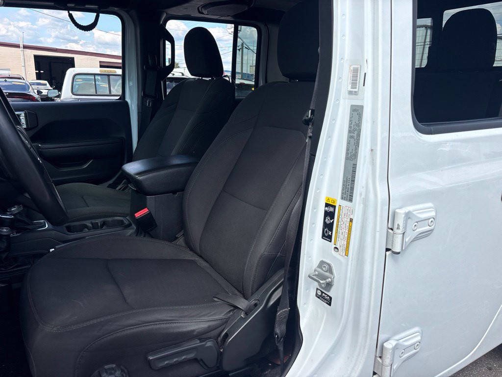 Used 2023 White Jeep Sport S image 9
