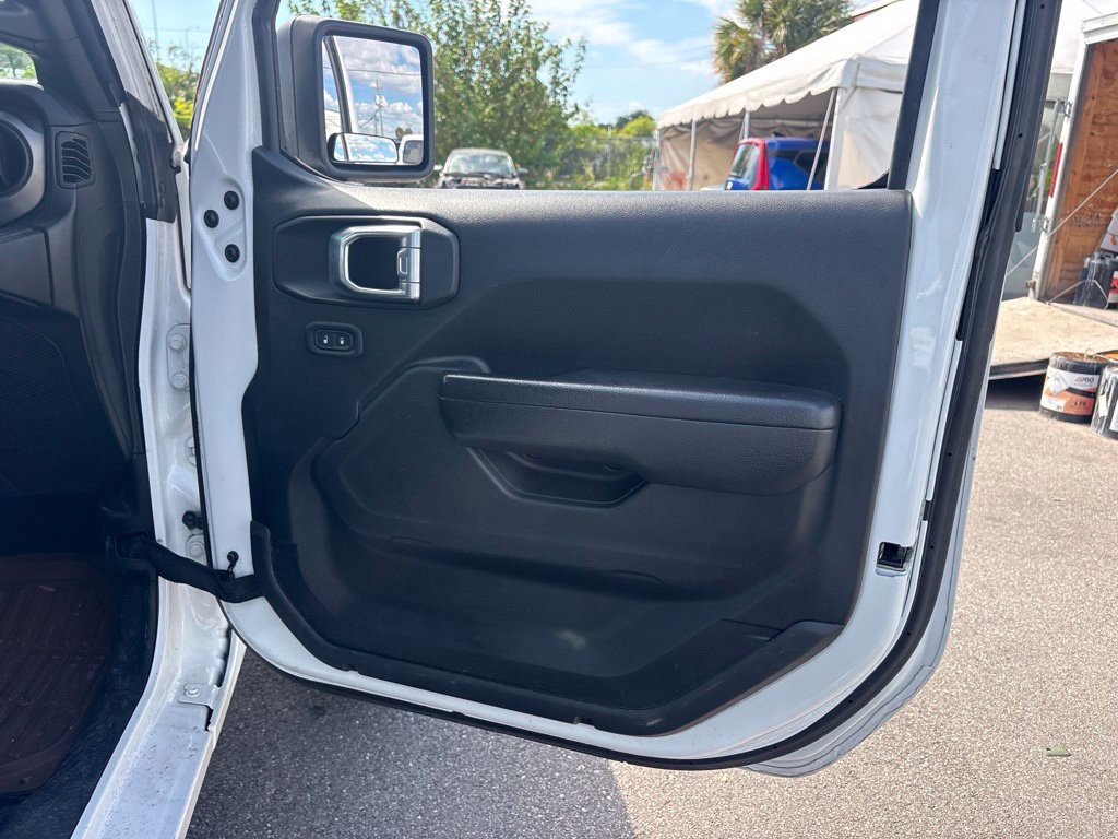 Used 2023 White Jeep Sport S image 18