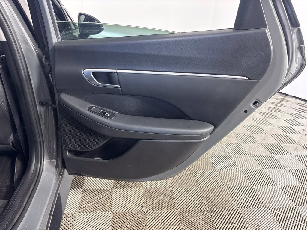Used 2020 Gray Hyundai SEL image 18