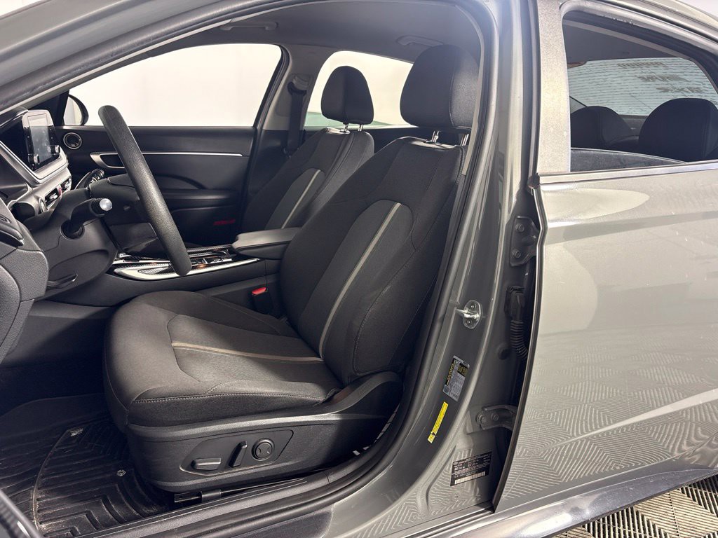 Used 2020 Gray Hyundai SEL image 9