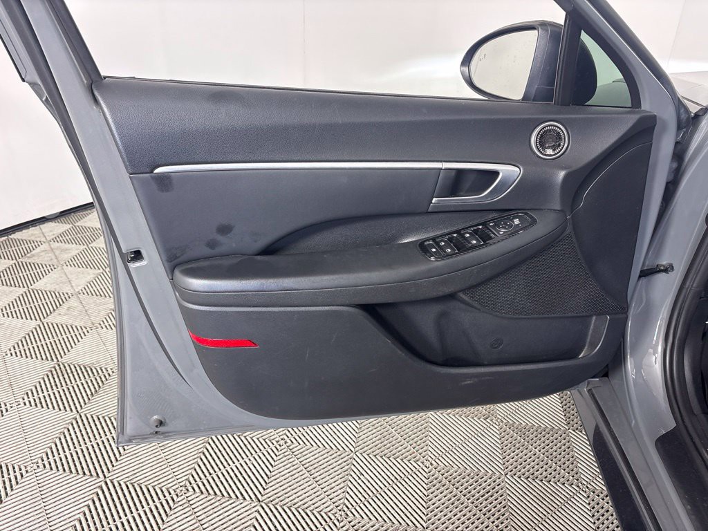 Used 2020 Gray Hyundai SEL image 11