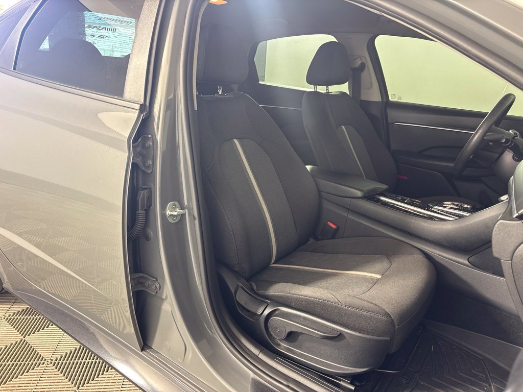 Used 2020 Gray Hyundai SEL image 19