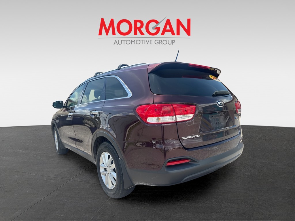 Used 2016 Red Kia LX image 5
